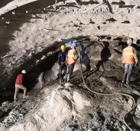 新绛拱顶带模注浆料的施工流程及注意事项